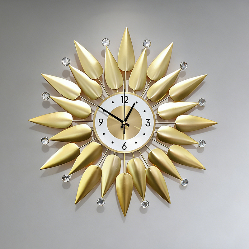 Luxuriöse Wanduhr Metall-Wandu – Luxury Lifestyle Hotel Bewertung und Preis