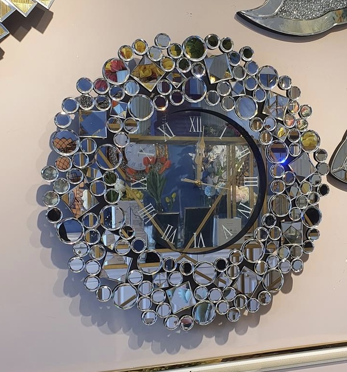 Zeitgenössische Luxus-Uhr im S – Luxury Lifestyle Hotel Bewertung und Preis
